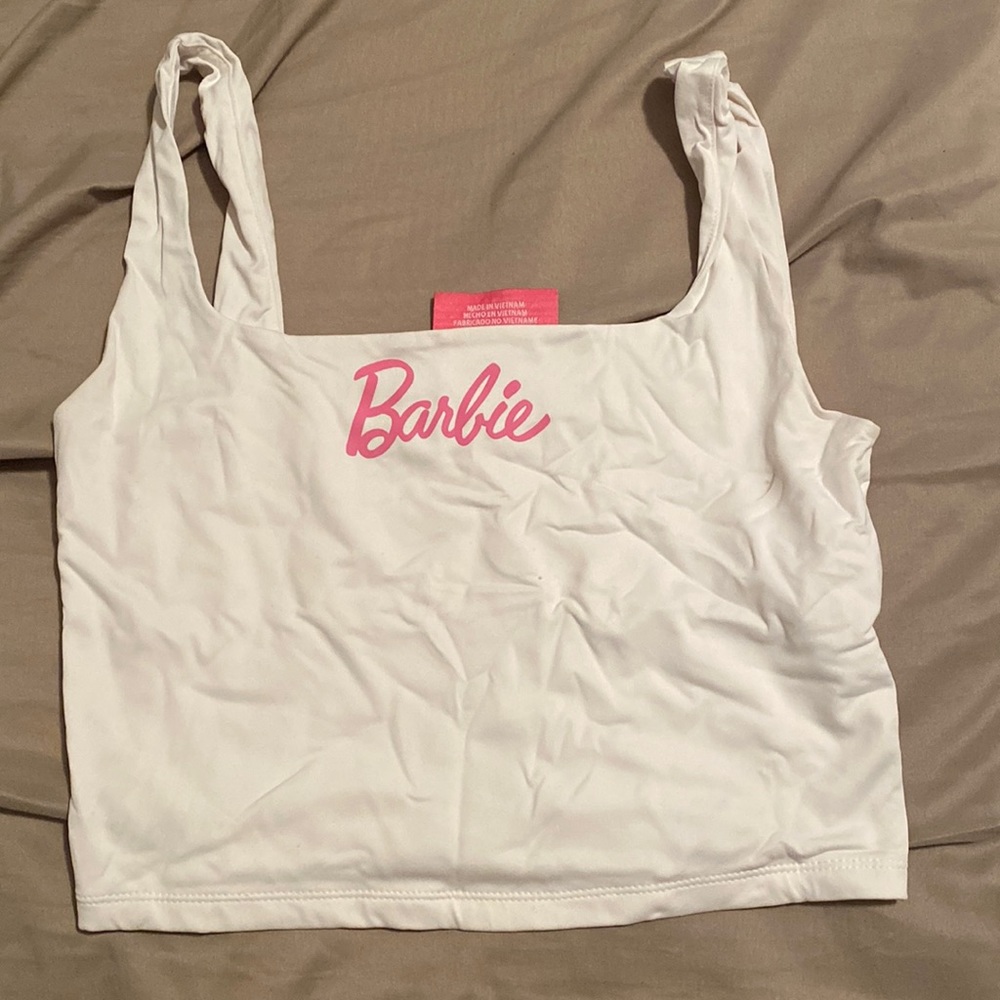 No stains, cropped wide straps